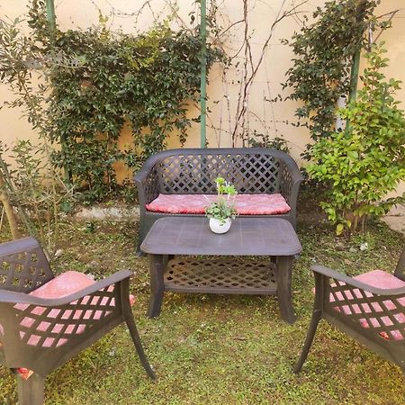 Sweet Lake Suite Arona Bagian luar foto