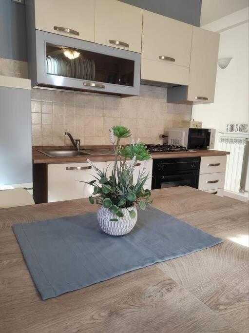 Sweet Lake Suite Arona Bagian luar foto